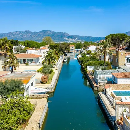 Near River Empuriabrava