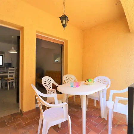 Holiday home Near River Empuriabrava
